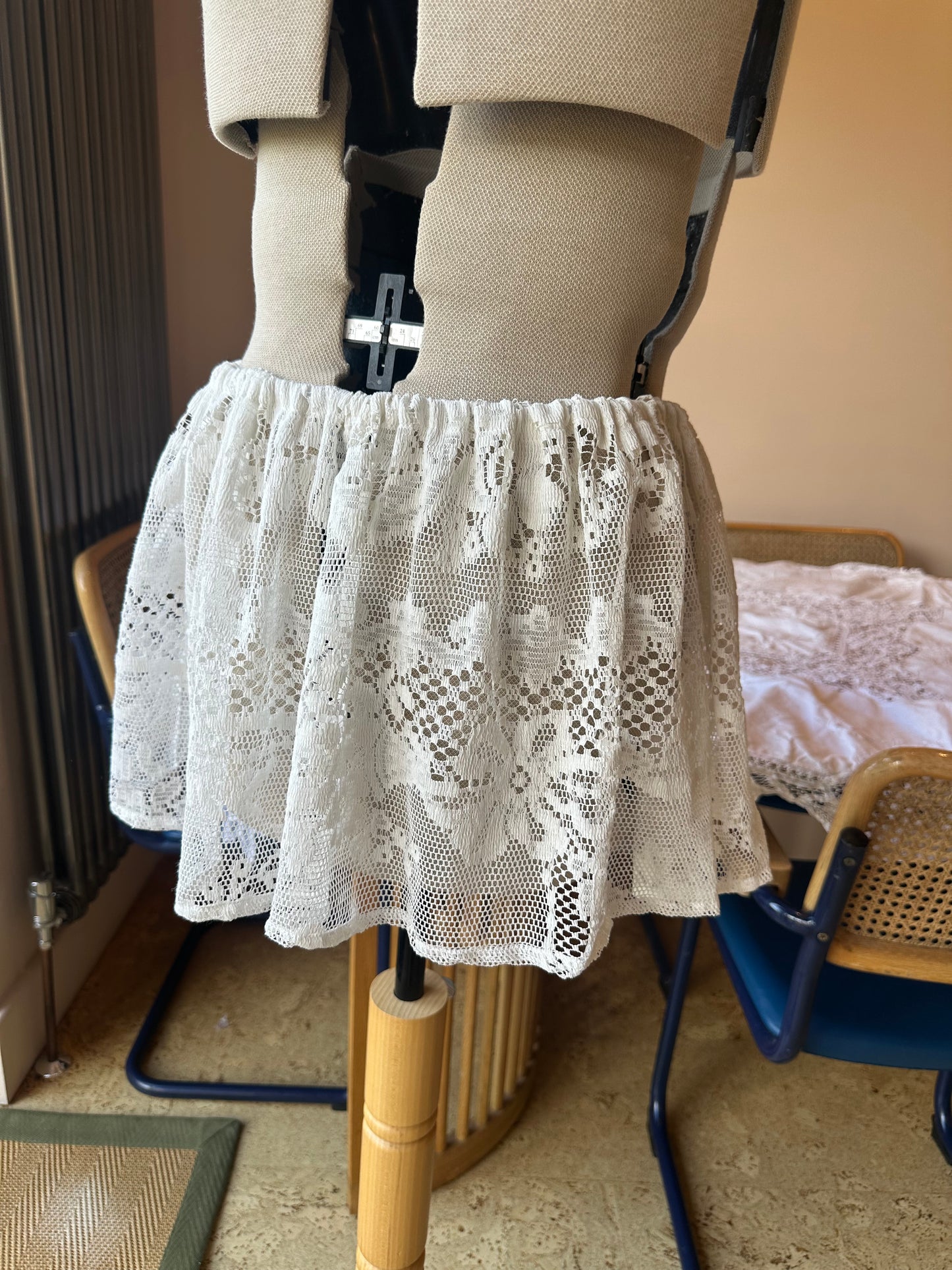 Vintage Lace Mini Skirt Size 3 (UK 14-16)
