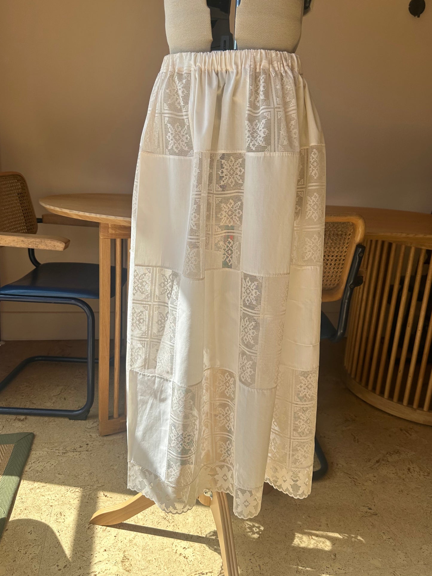 Vintage Lace Skirt Size 3 (UK 14-16)