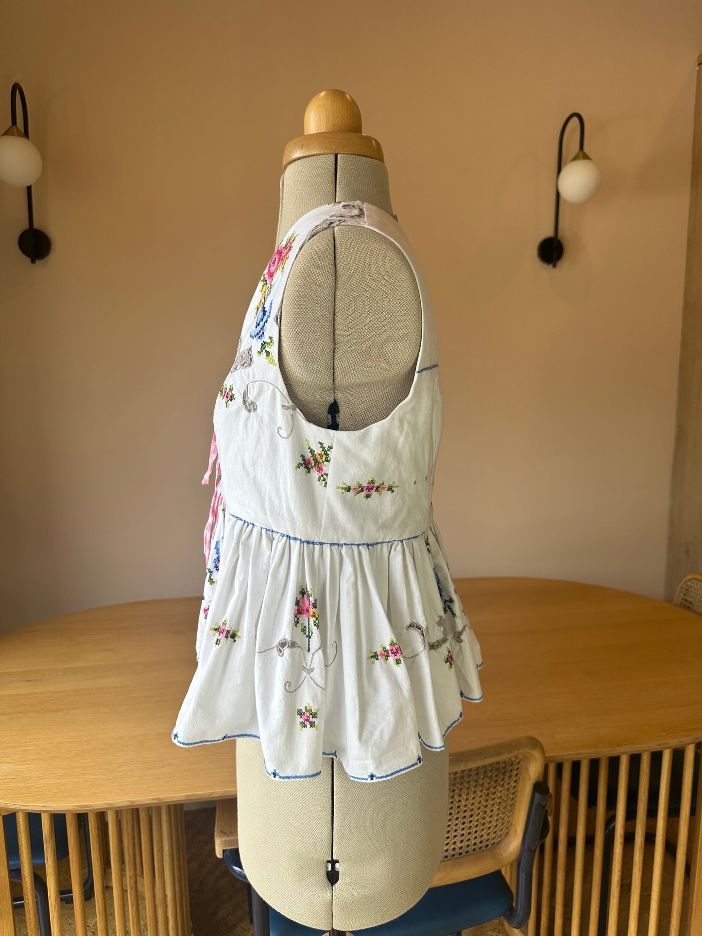 Cream Embroidered Sleeveless Tie Front Top Size 1 (UK 6-8)