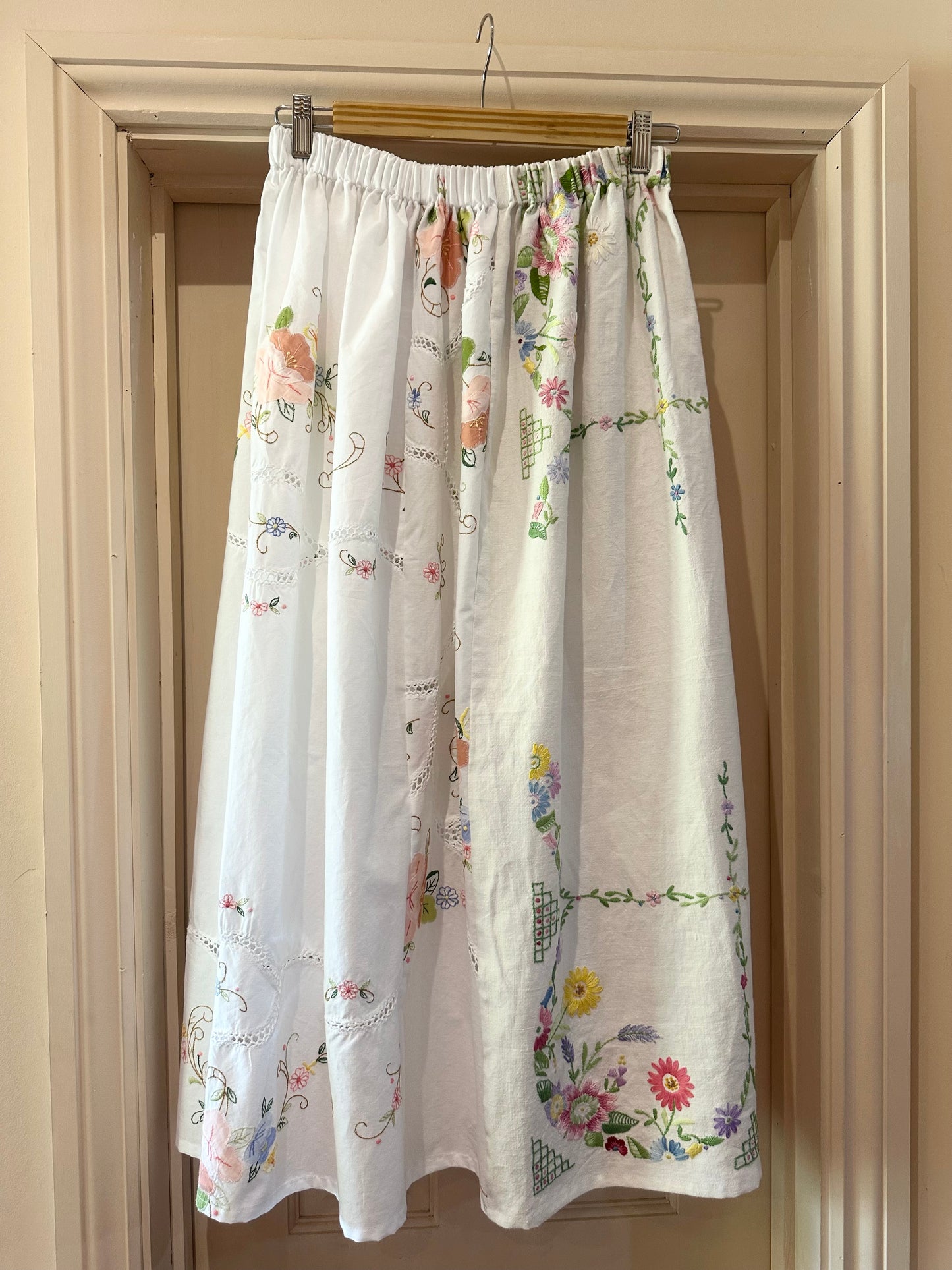Vintage Embroidered Skirt Size 2 (UK 10-12) CO-ORD WITH 10-12 EMBRODIERED TIE FRONT TOP