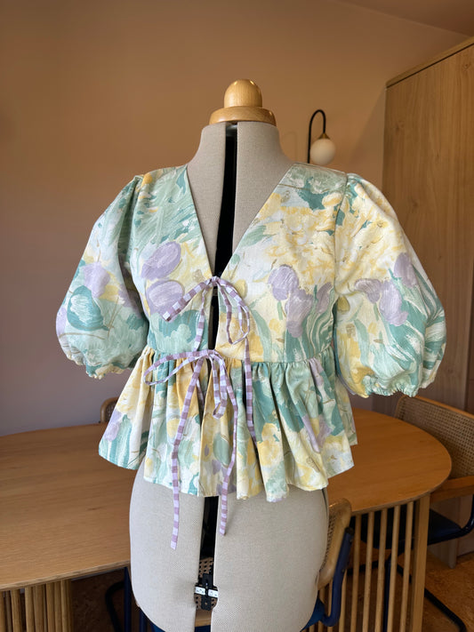 Abstract Floral Tie Front Top Size 2 (UK 10-12)