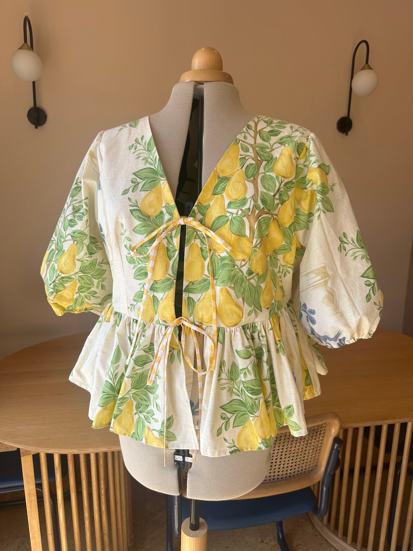 Pear Print Tie Front Top Size 4 (UK 18-20)