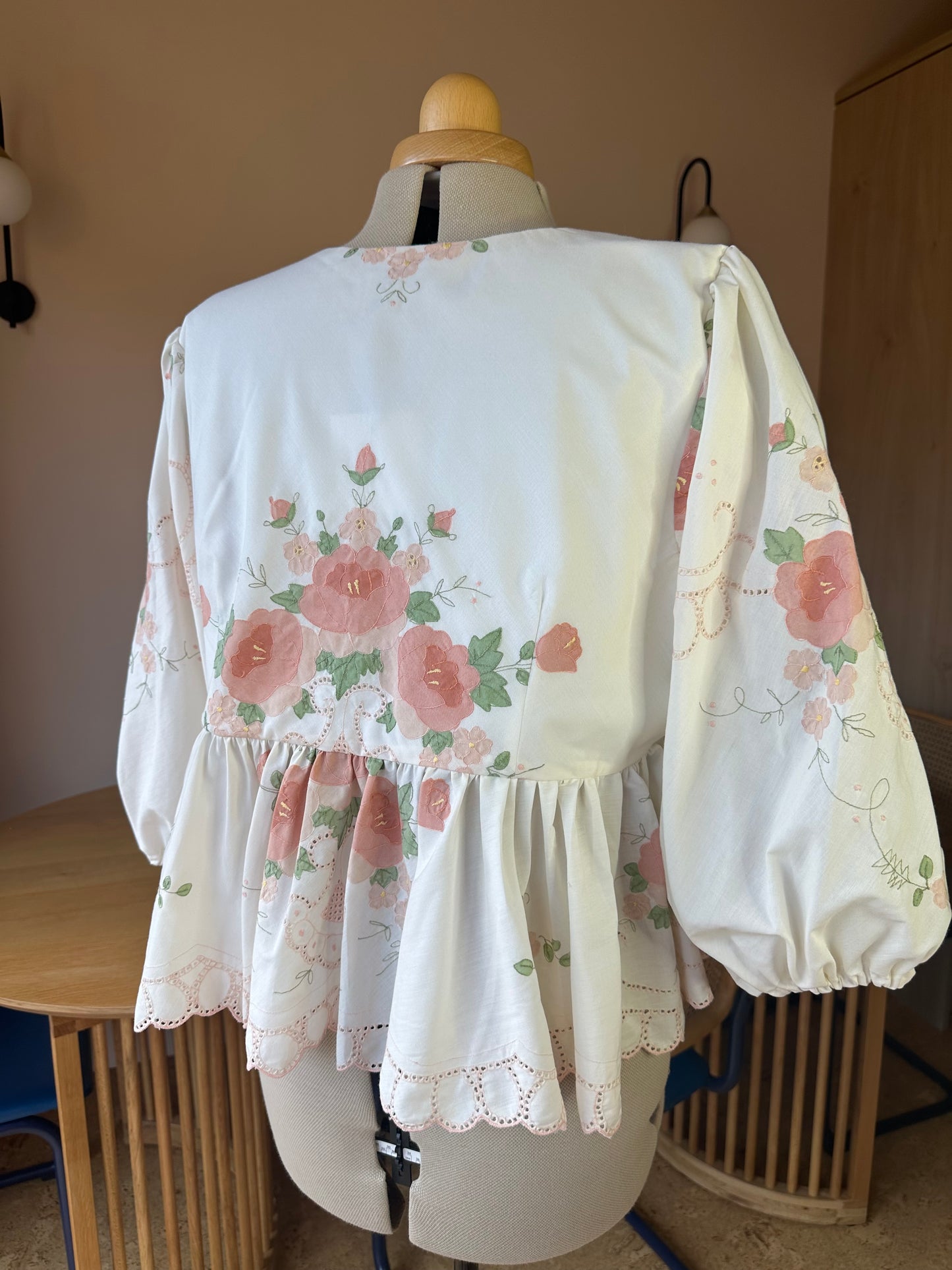 Embroidered Pink Floral Tie Front Top 3/4 Sleeve Size 4 (UK 18-20)