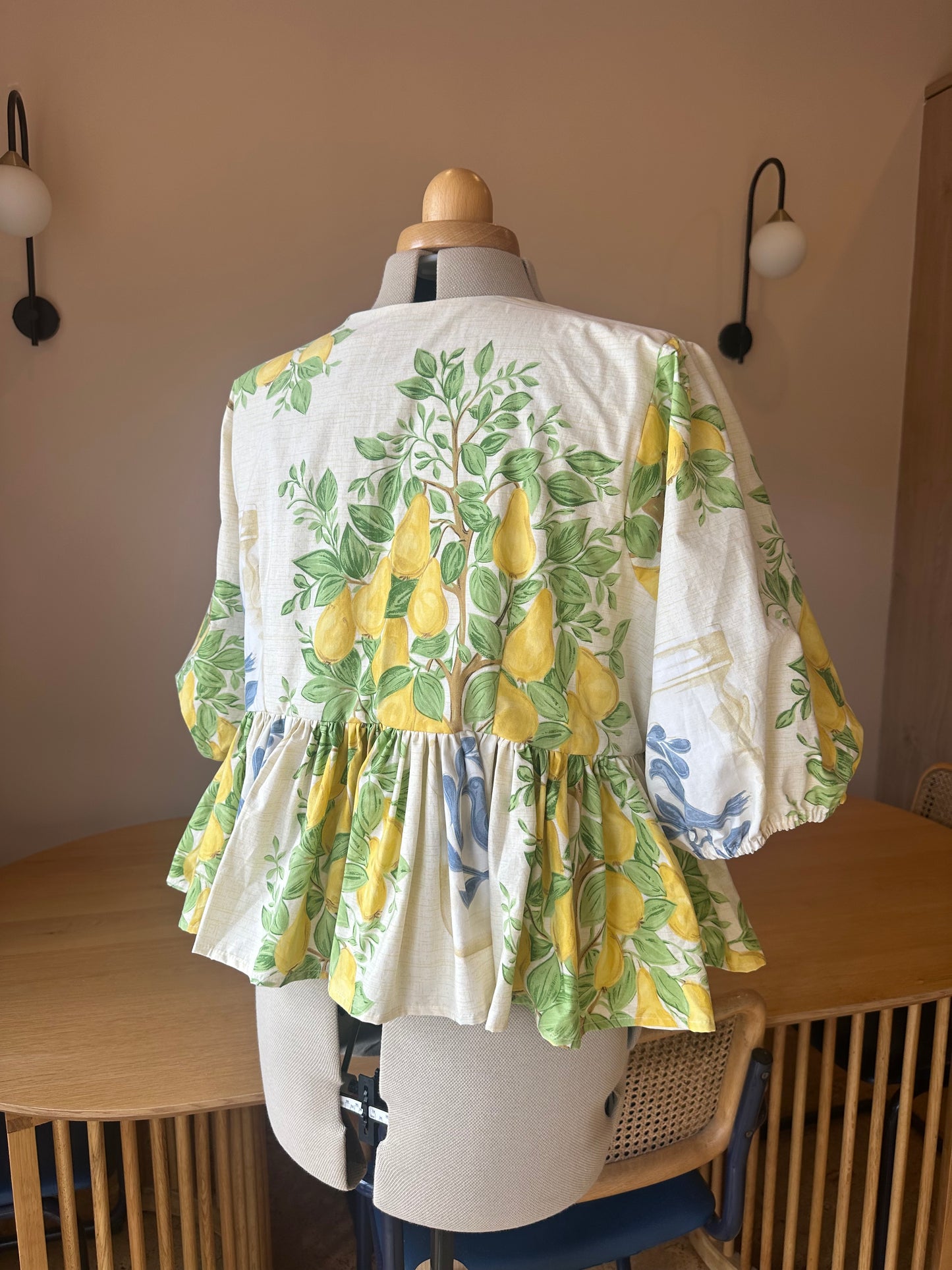 Pear Print Tie Front Top Size 4 (UK 18-20)