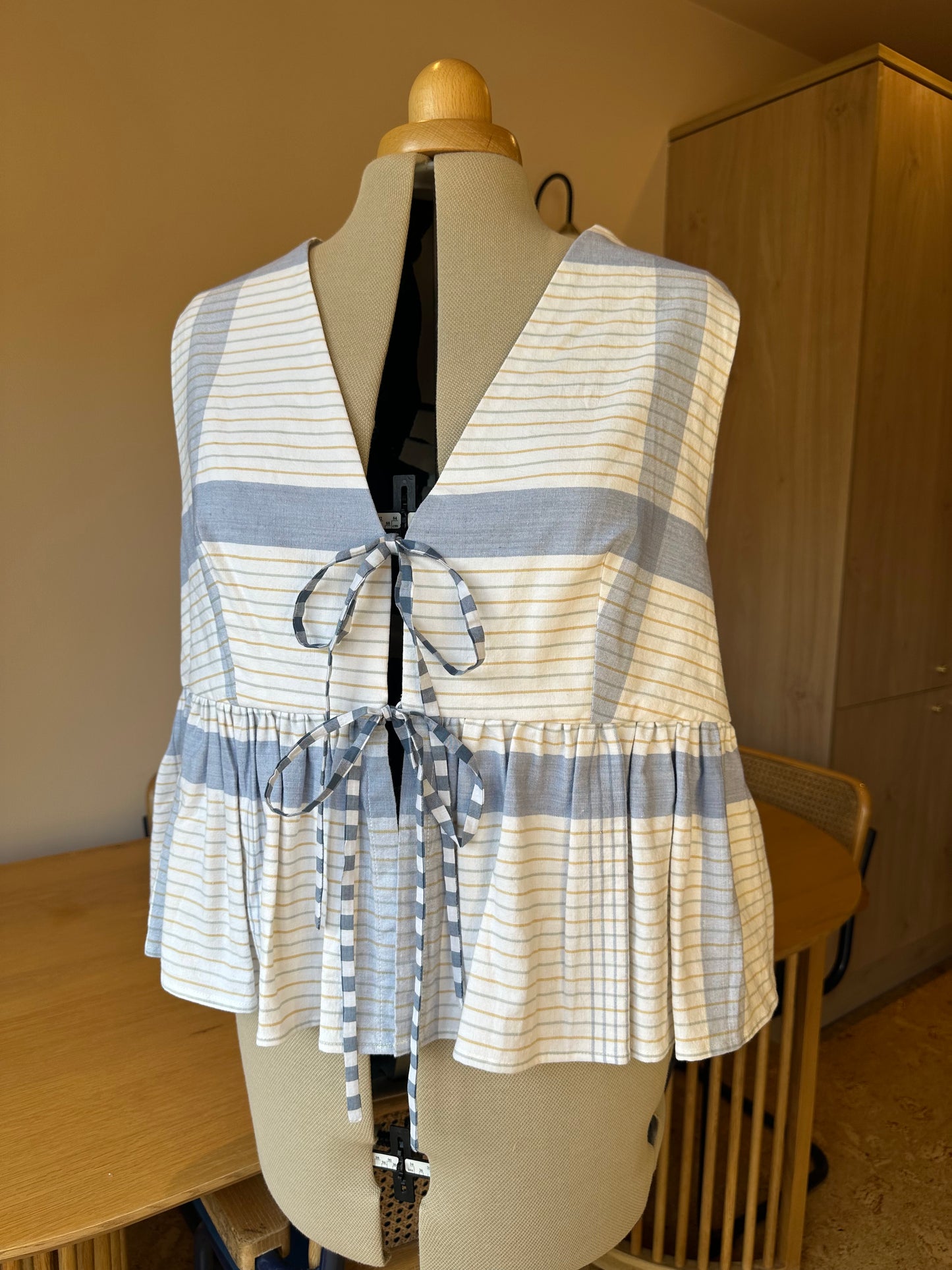 Blue Check Sleeveless Tie Front Top Size 4 (UK 18-20)