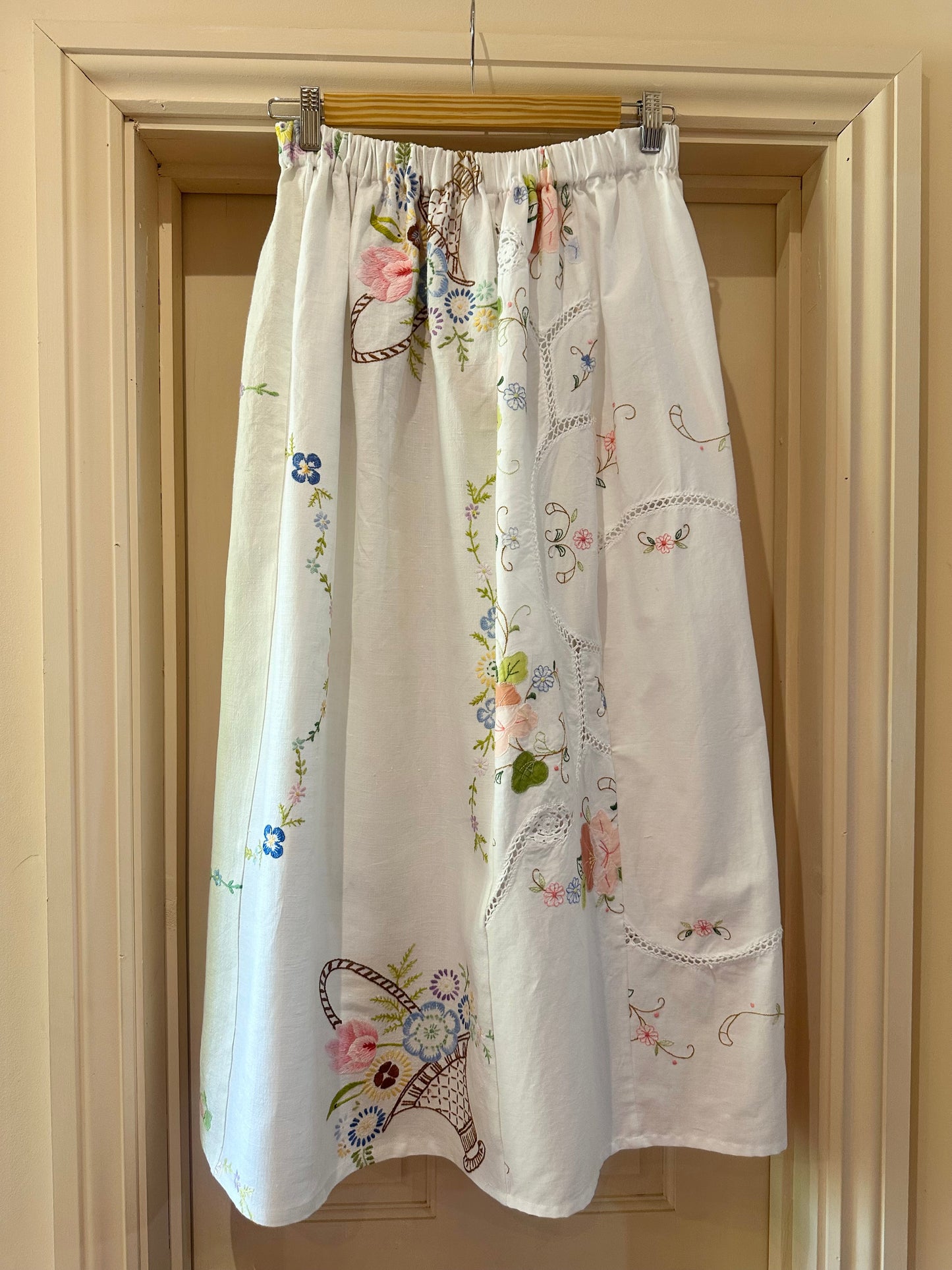 Vintage Embroidered Skirt Size 2 (UK 10-12) CO-ORD WITH 10-12 EMBRODIERED TIE FRONT TOP