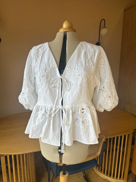 White Applique Tie Front Top Size 4 (UK 18-20)