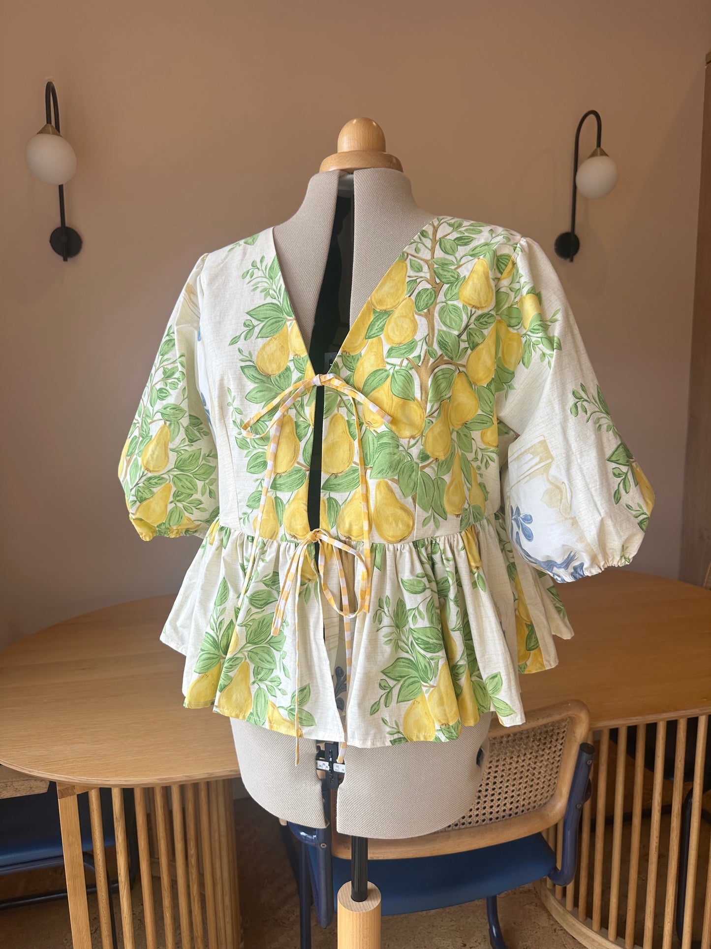 Pear Print Tie Front Top Size 4 (UK 18-20)