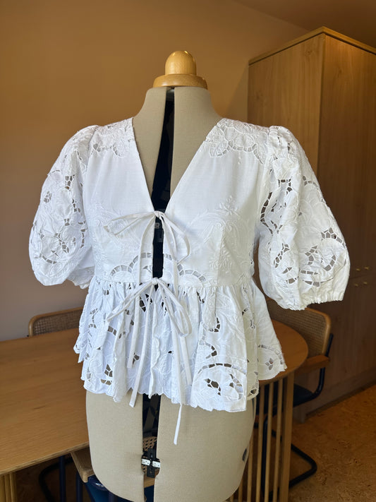 White Embroidered Tie Front Top Size 2.5 (UK 12-14)