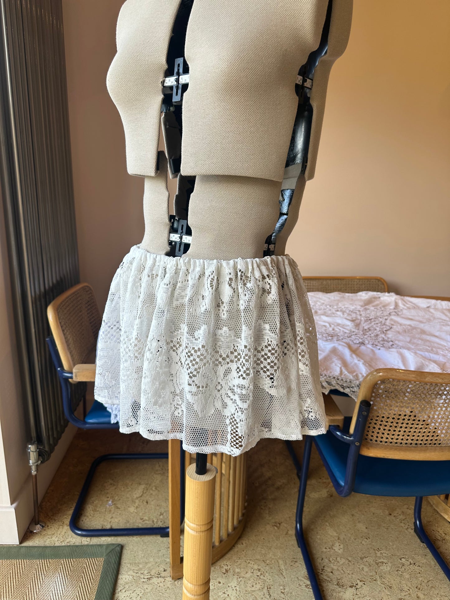 Vintage Lace Mini Skirt Size 3 (UK 14-16)