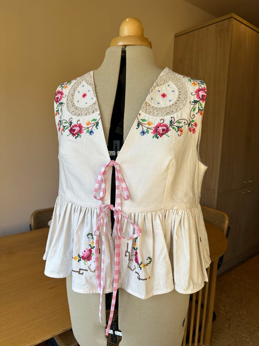 Embroidered Sleeveless Tie Front Top Size 3 (UK 14-16)