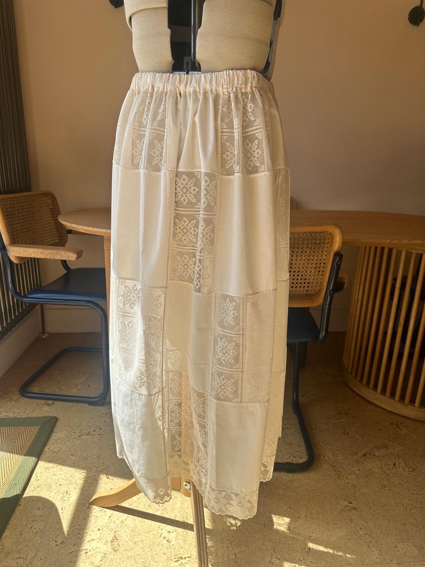 Vintage Lace Skirt Size 3 (UK 14-16)