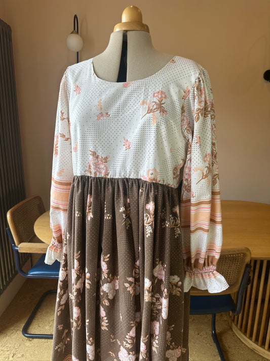 SAMPLE SALE 60% Off - Brown Floral Carrie-Ann Dress Size 3 (UK 14-16)