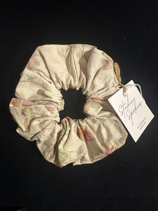 SAMPLE SALE 50% Off - Cream Floral Scrunchie
